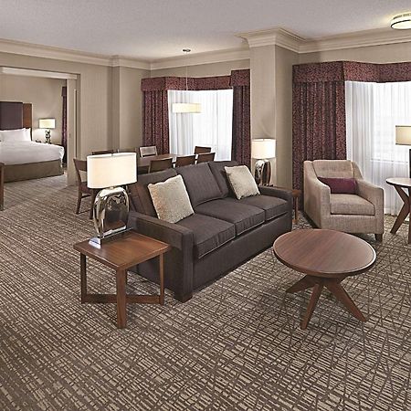 Doubletree By Hilton West Edmonton Hotel Exterior foto