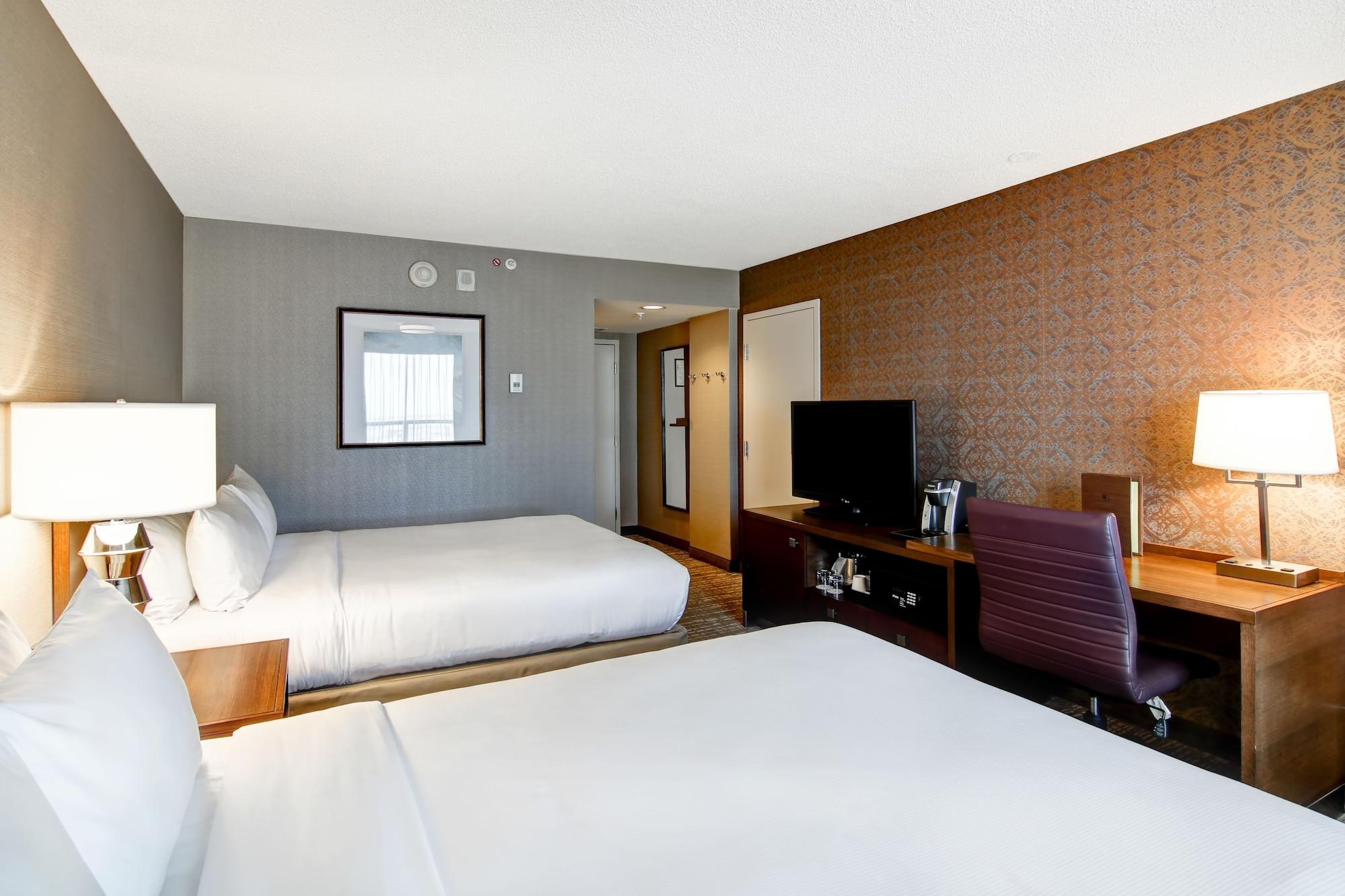 Doubletree By Hilton West Edmonton Hotel Exterior foto