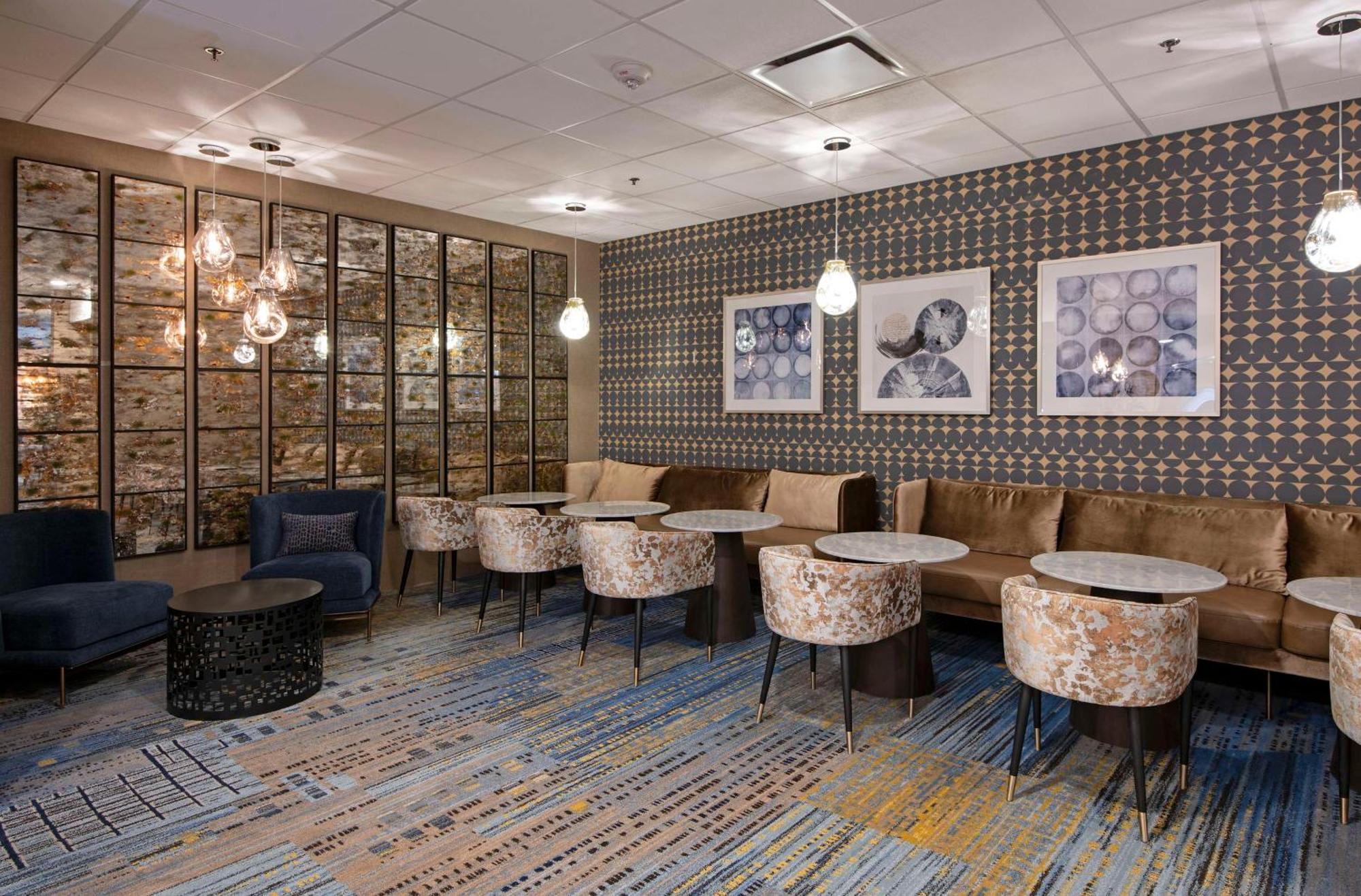 Doubletree By Hilton West Edmonton Hotel Exterior foto