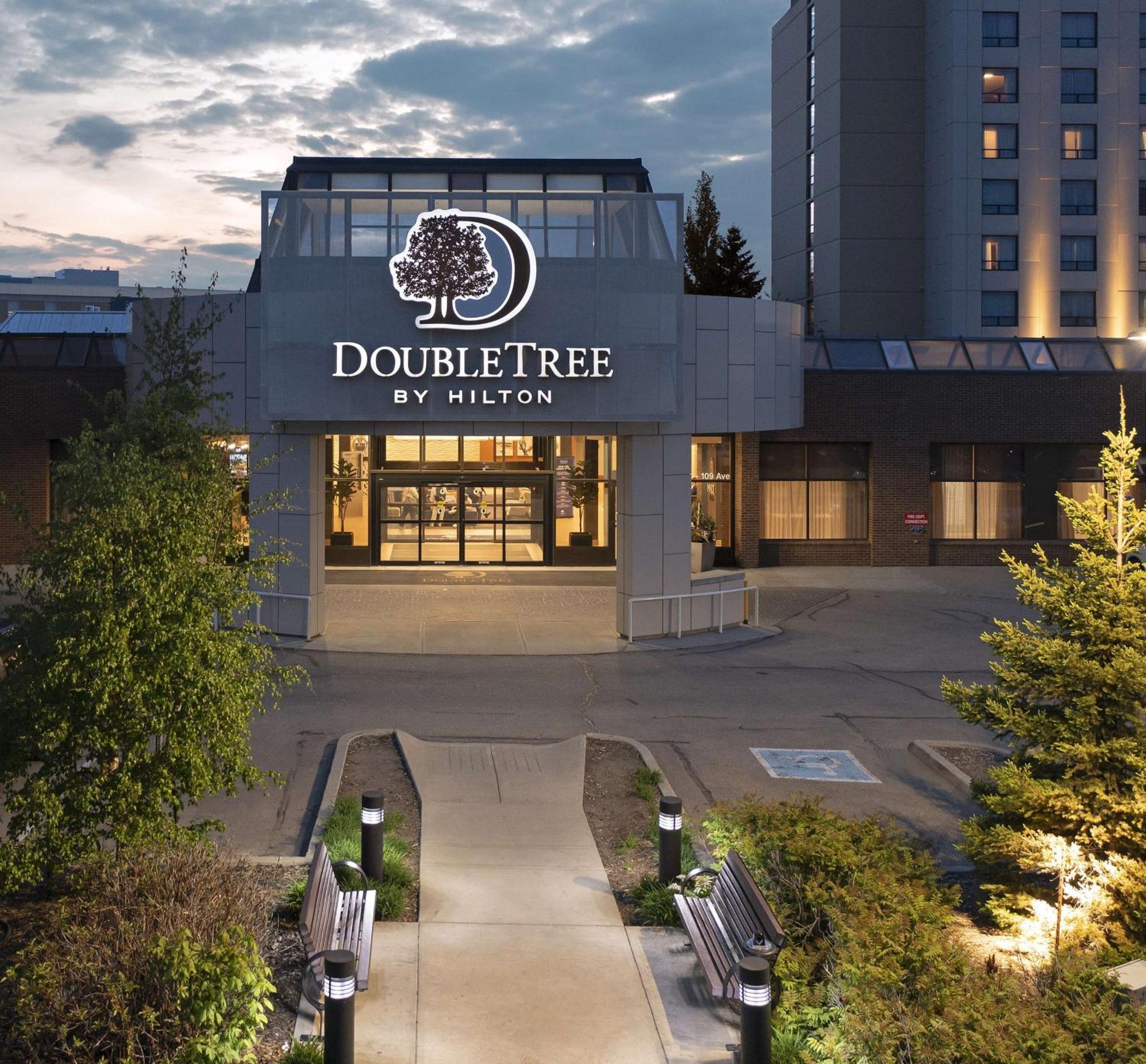 Doubletree By Hilton West Edmonton Hotel Exterior foto